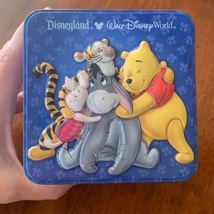 Disneyland Walt Disney World Winnie the Pooh tin